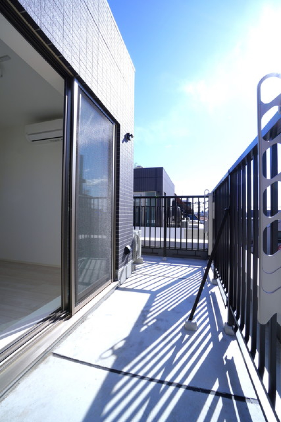 バルコニーの様子。※写真は同タイプ住戸です。
