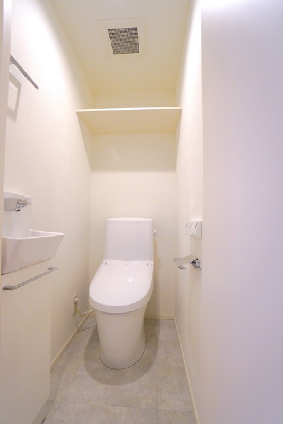 トイレの様子。※写真は同タイプ住戸です。