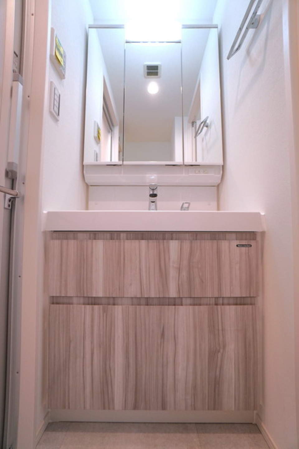 嬉しい独立洗面台。※写真は同タイプ住戸です。