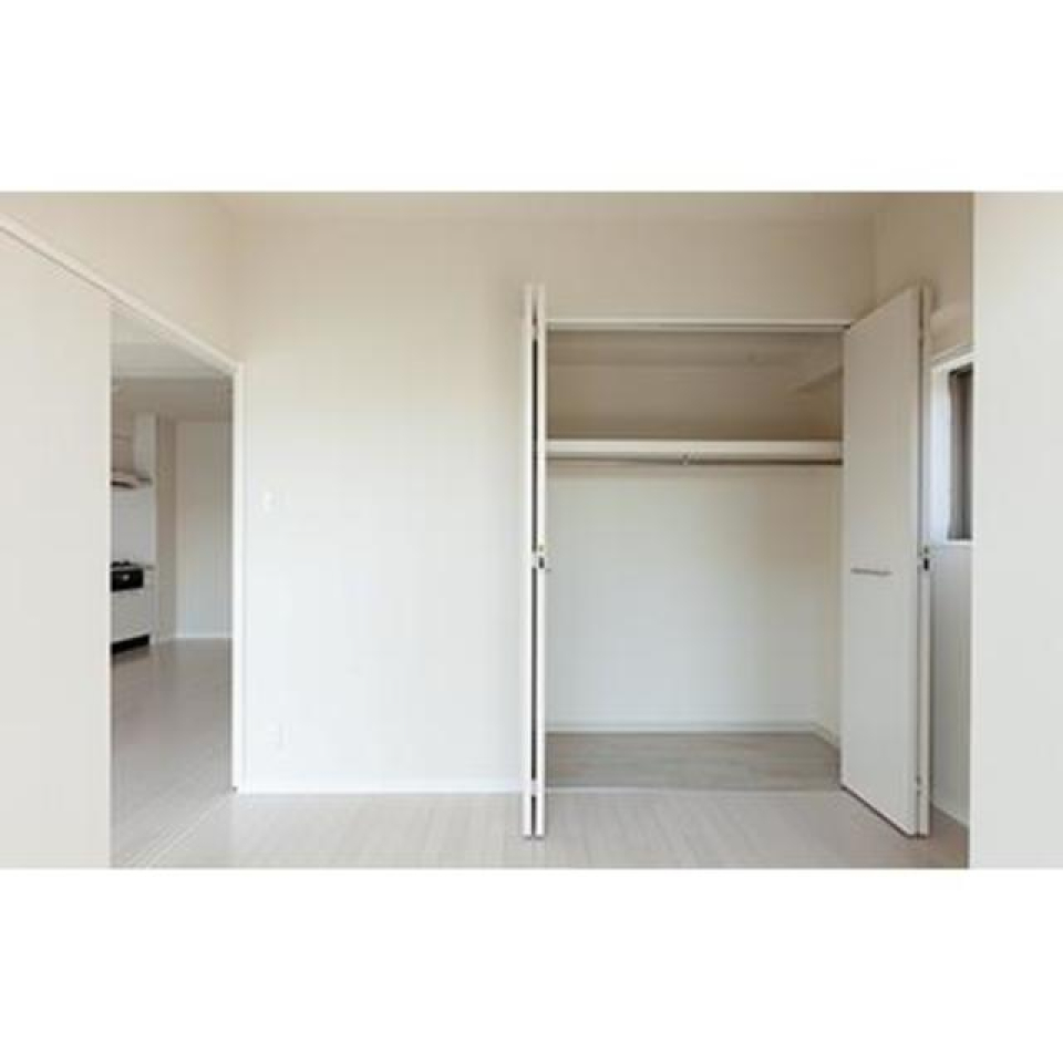 もう一つのお部屋です！
広々です！
※写真は同タイプ住戸です。