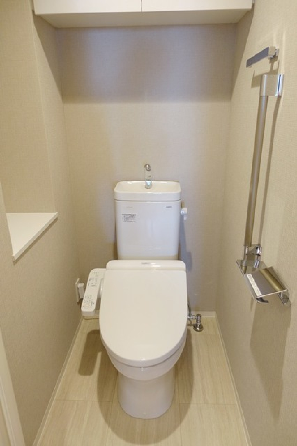 シンプルなトイレです。※写真は同タイプ住戸です。