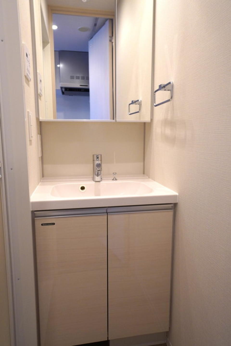 嬉しい独立洗面台。※写真は同タイプ住戸です。