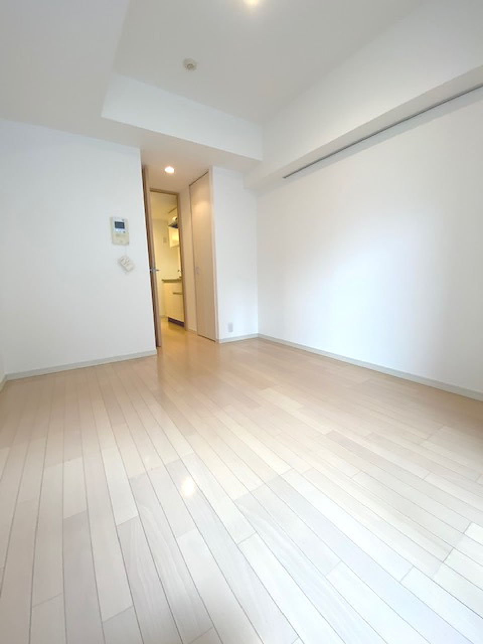 6.8帖のお部屋。壁が白いので、部屋が開放的に見えるのがポイント。
参考写真