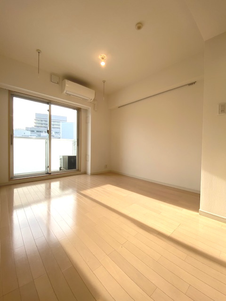最上階で、川のほとりで心を癒せる。そんなお部屋です。