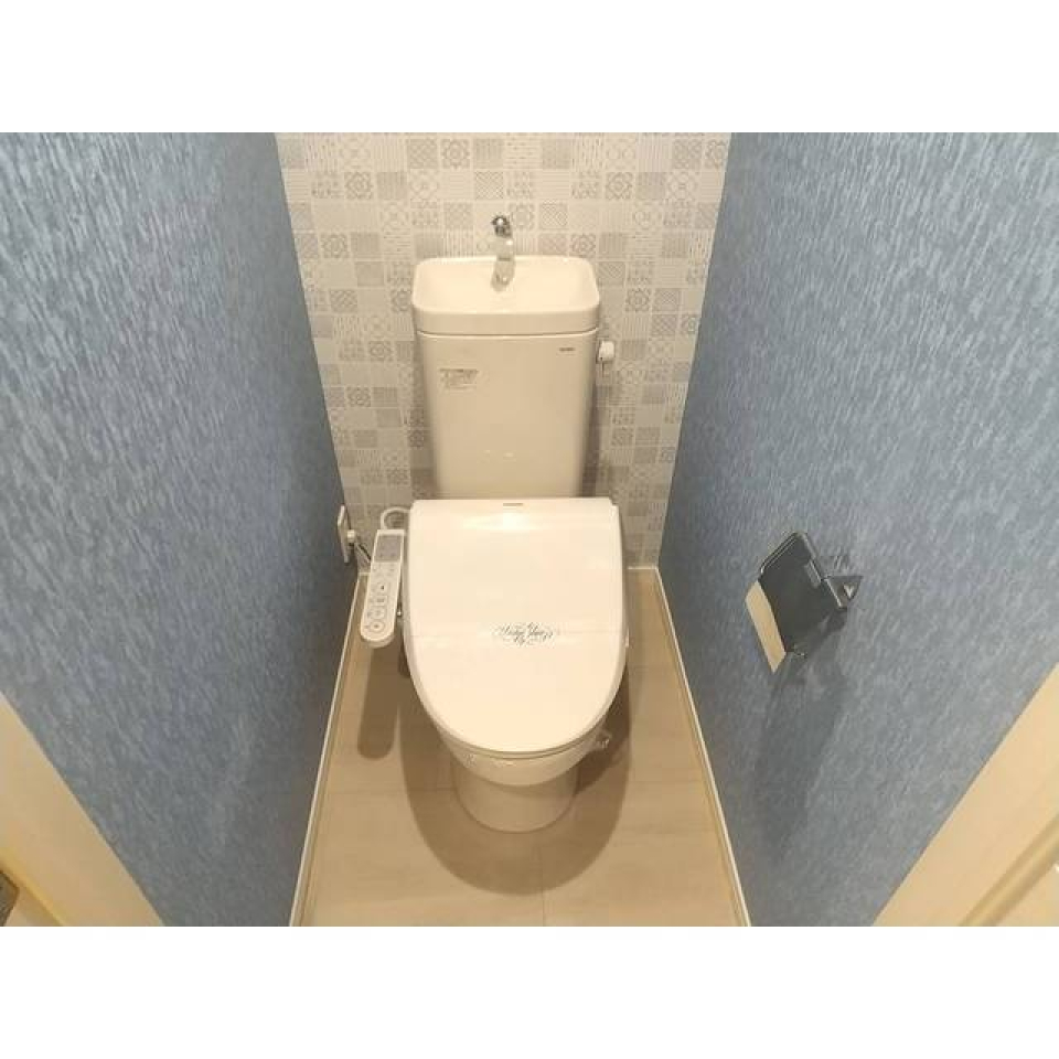 トイレもブルーで可愛い