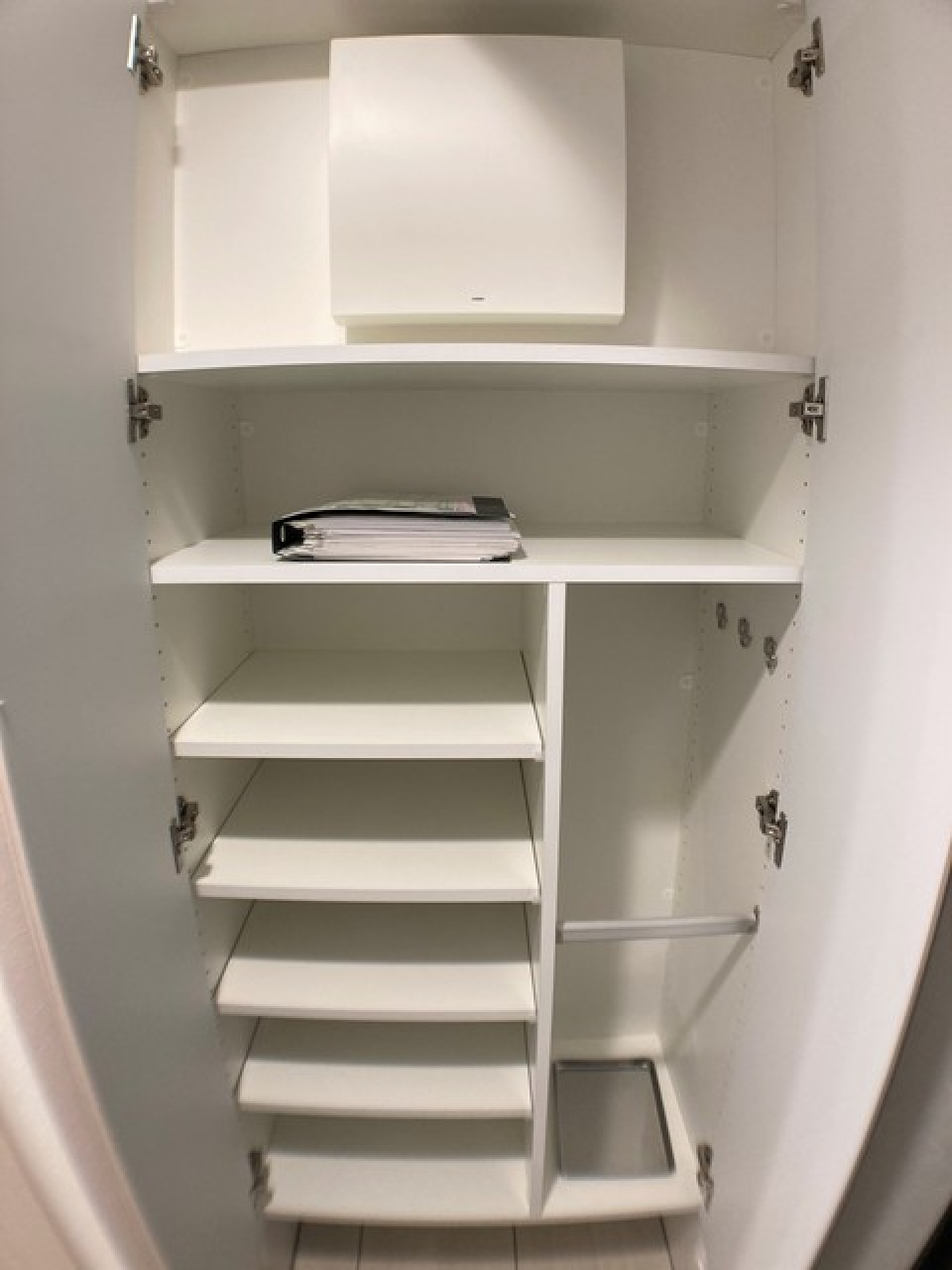 シューズボックスを開けた時の様子。※写真は同タイプ住戸です。