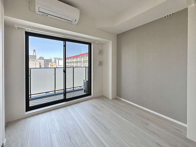 グレーの壁紙がオシャレですね！※写真は同タイプ住戸です。