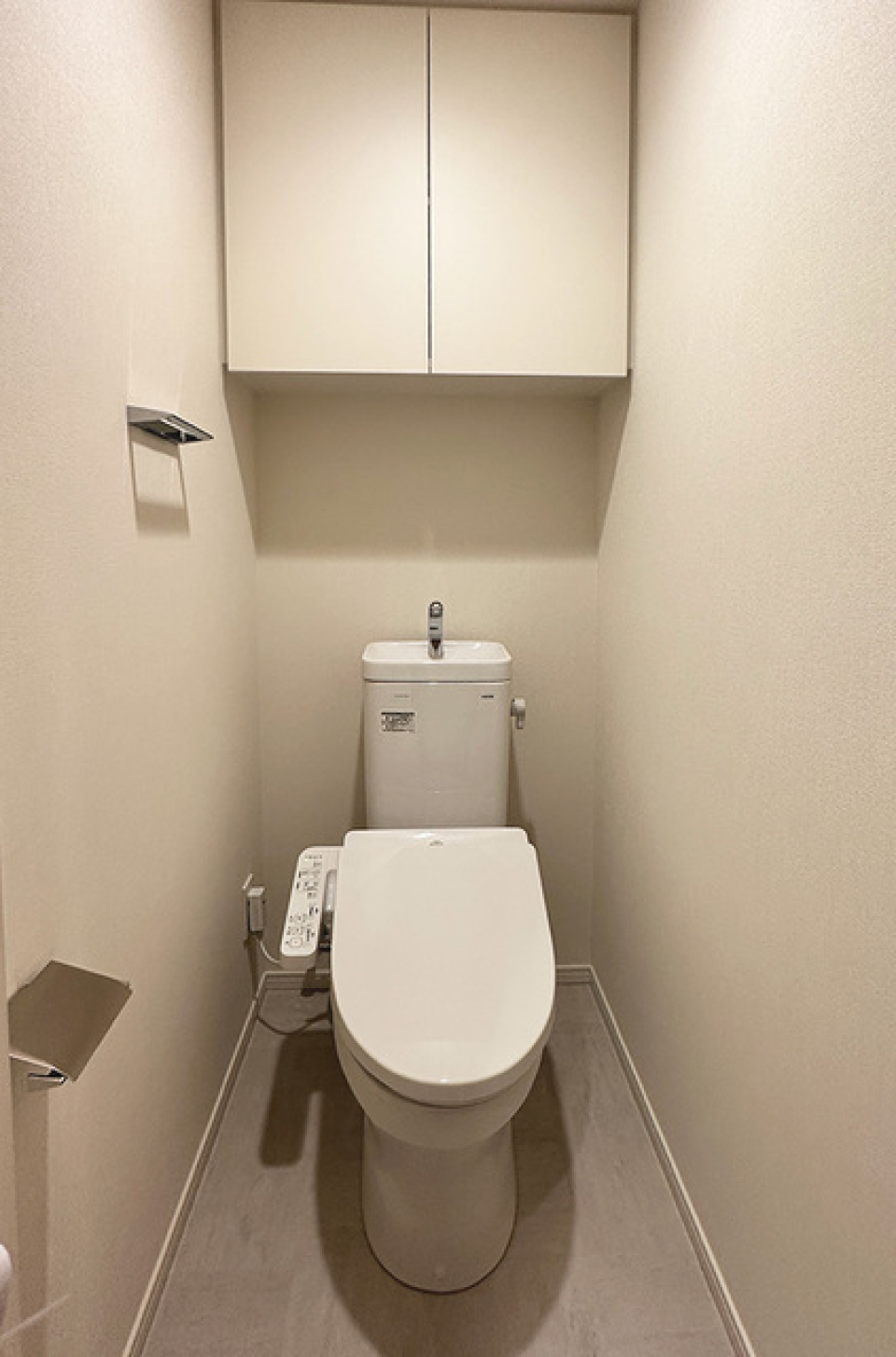 棚があるので掃除用具など整理整頓しやすそうですね。※写真は同タイプ住戸です。