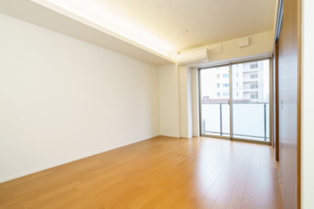 バルコニーへのアクセスも出来ます。※写真は同タイプ住戸です。