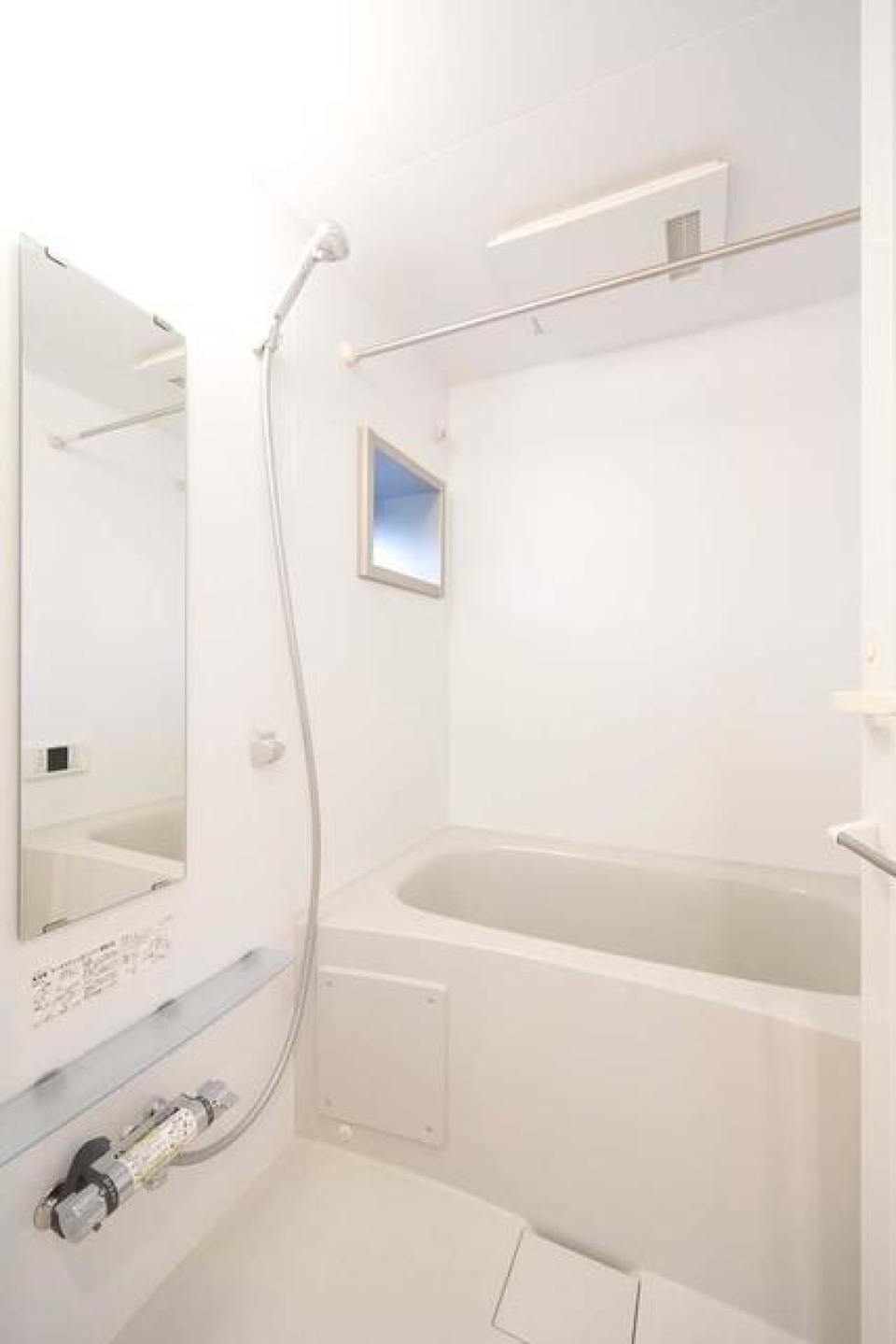 シンプルな白いトイレ。※写真は同タイプ住戸です。