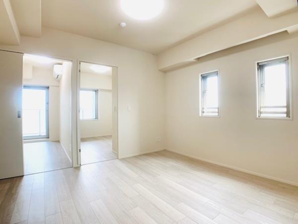 ４．６帖と３．４帖の洋室がお隣同士。
