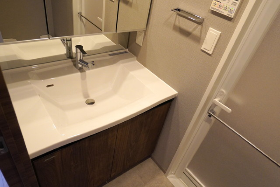 嬉しい独立洗面台。※写真は同タイプ住戸です。