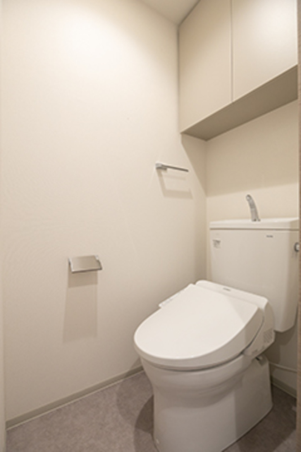 トイレにも収納あります
※写真は同タイプ住戸です。