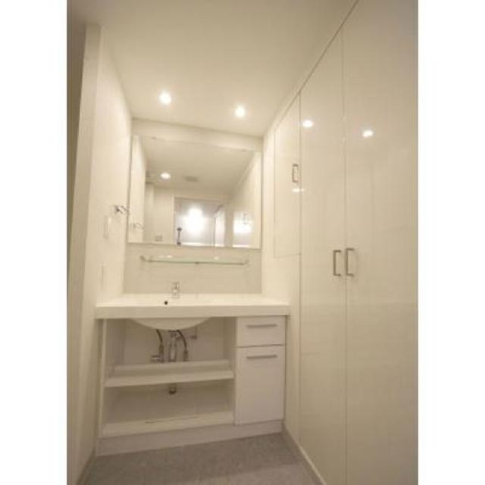 嬉しい独立洗面台。※写真は同タイプ住戸です。