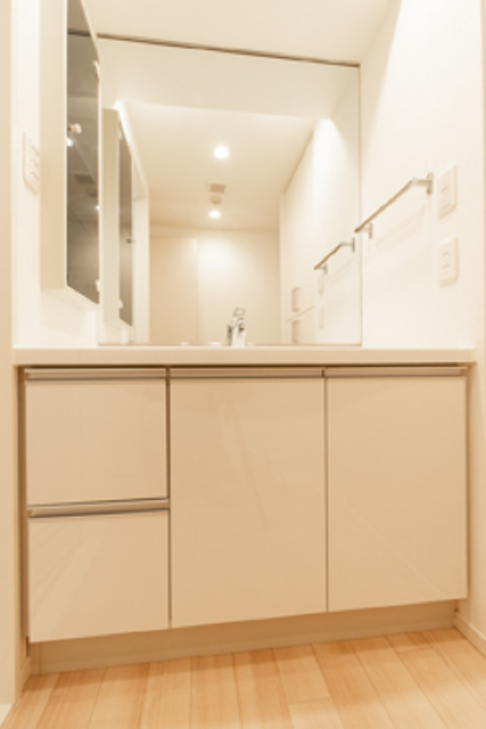 嬉しい独立洗面台。※写真は同タイプ住戸です。