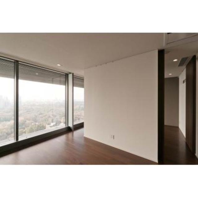 一面窓ガラスのラグジュアリーな1ＬＤＫ。

※写真は同タイプ住戸です。