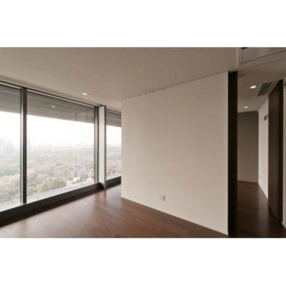 一面窓ガラスのラグジュアリーな1ＬＤＫ。

※写真は同タイプ住戸です。