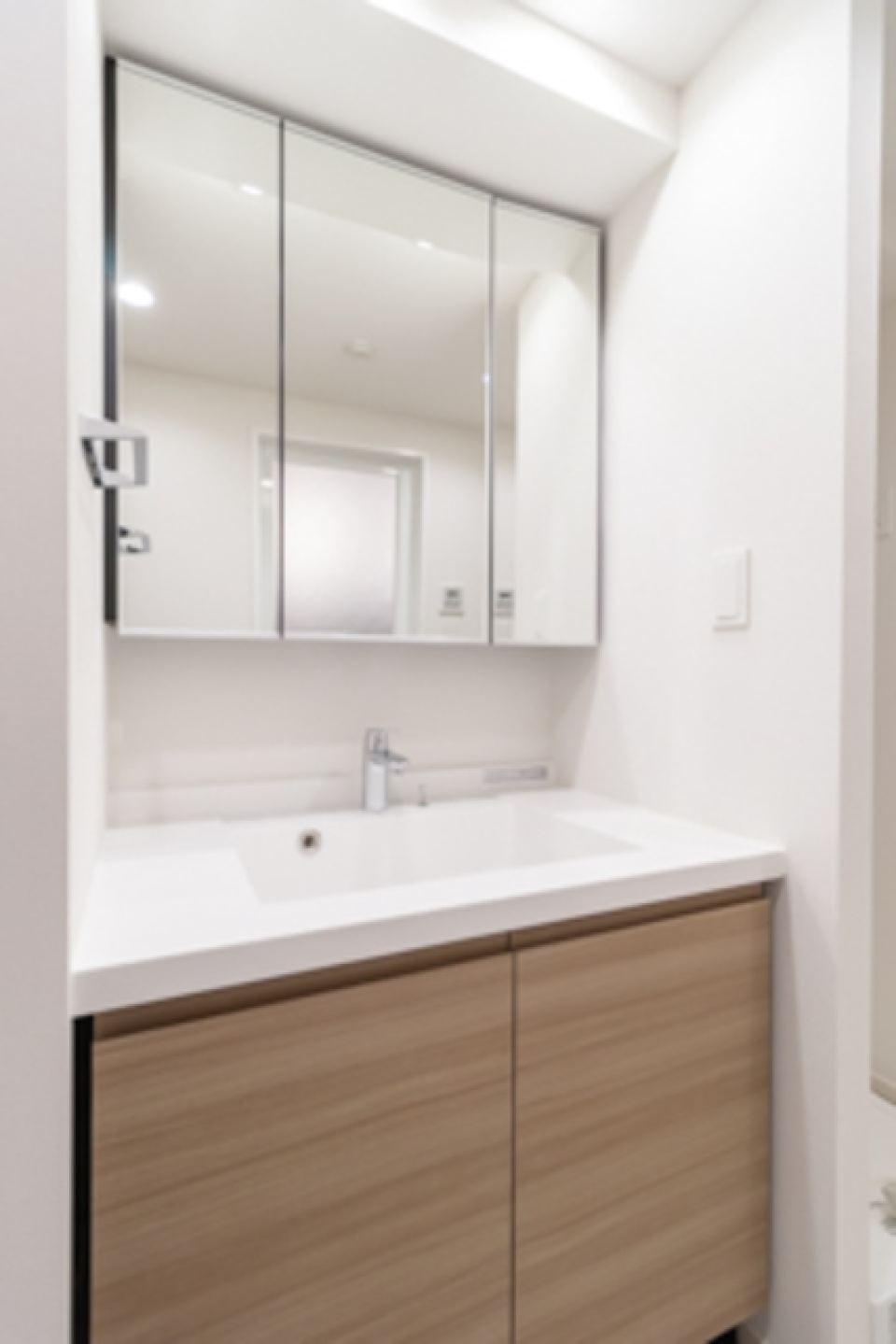 広々使用できる洗面台です。
※写真は同タイプ住戸です。