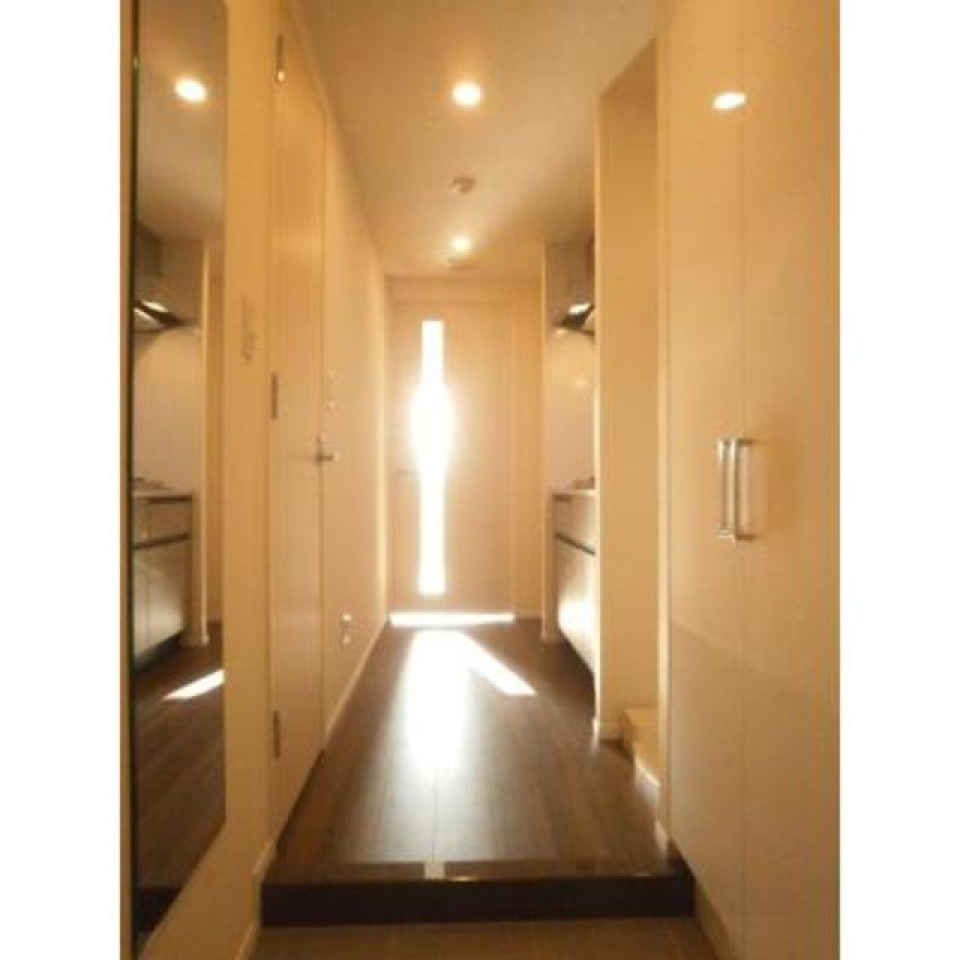 玄関からの様子です。
※写真は同タイプ住戸です。