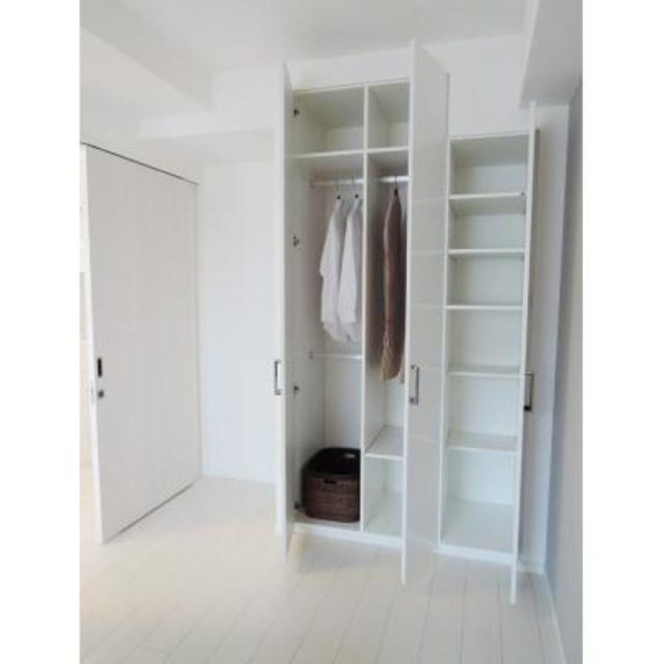 洋室にはクローゼットが付いています。
※写真は同タイプ住戸です。装飾品はイメージです。
