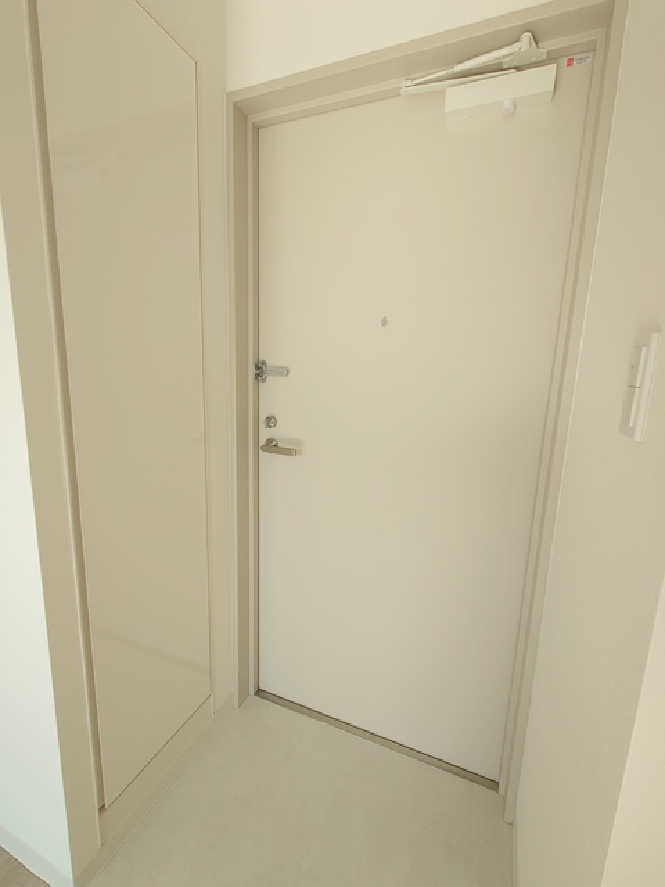玄関です。
※写真は同タイプ住戸です。