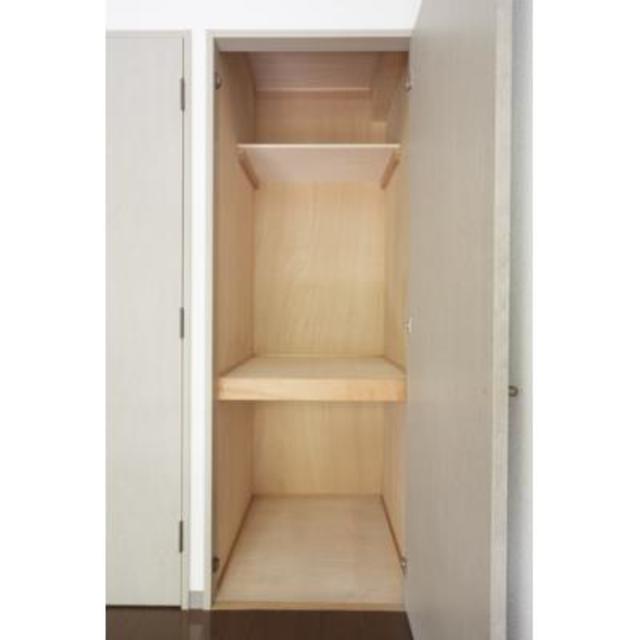 洋室には収納が付いています。
※写真は同タイプ住戸です。