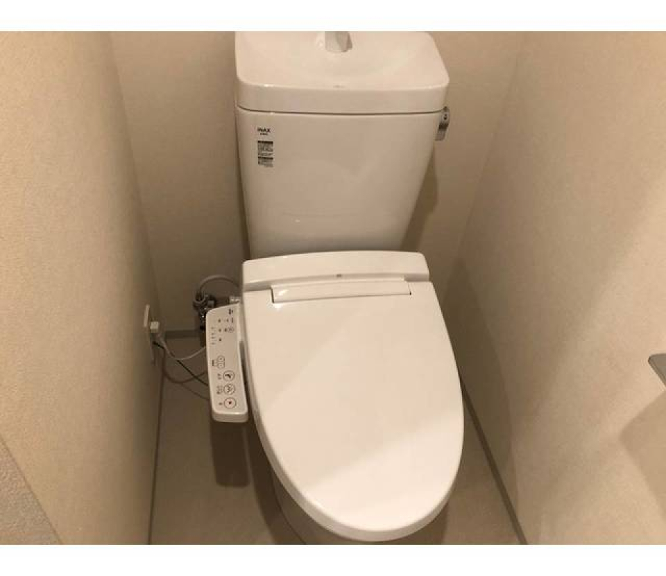 トイレです。
※写真は同タイプ住戸です。