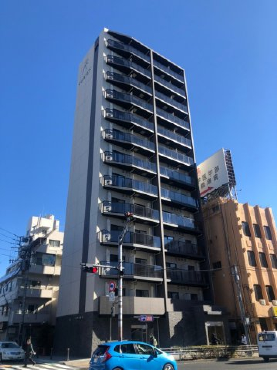 13階の建物の１０階にあるお部屋です。