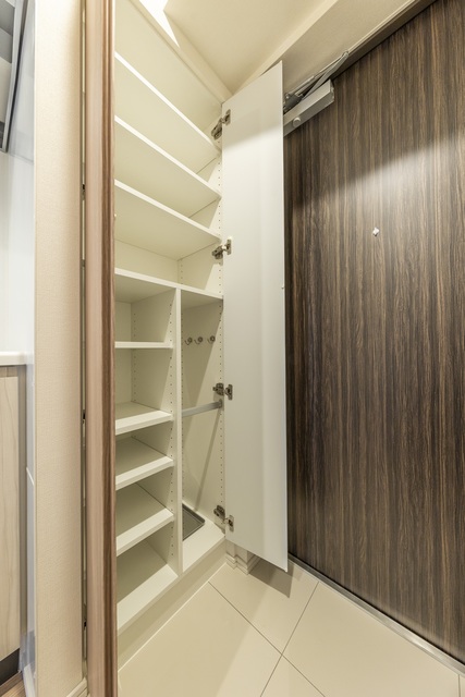 シューズボックスが付いています。
※写真は同タイプ住戸です。