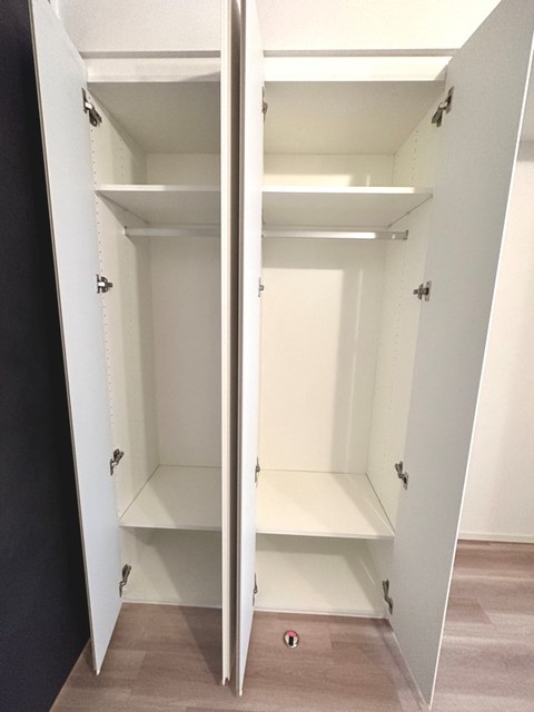 お部屋の収納スペースは少しコンパクト。収納スキルを身に着けるいい機会かもしれません。
※写真は同タイプ住戸です。