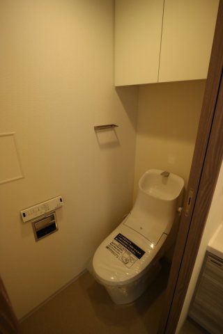 棚があるので日用品をストックできそうです。※参考写真