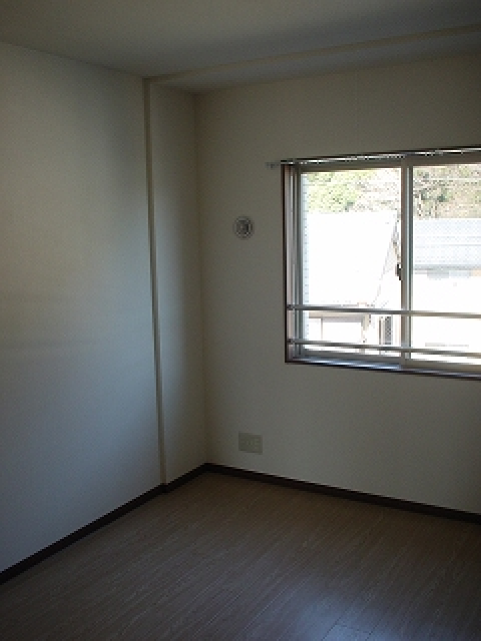 洋室②6帖
こちらは北側です