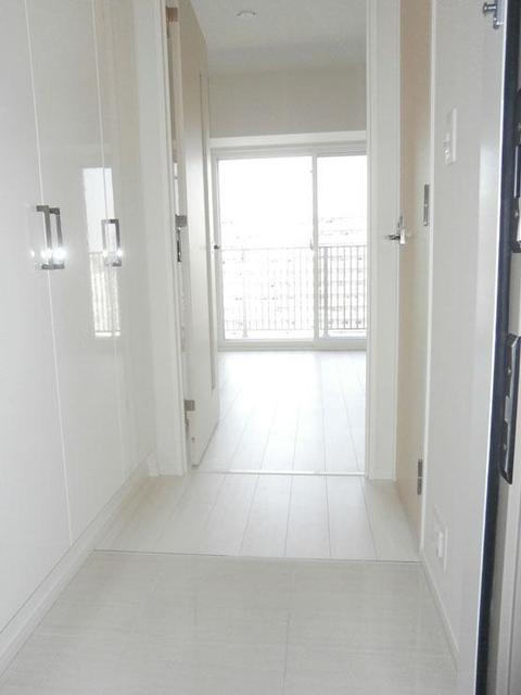 玄関
※写真は同タイプ住戸です。