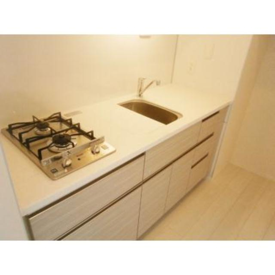 2口のガスコンロ付きです。
※写真は同タイプ住戸です。