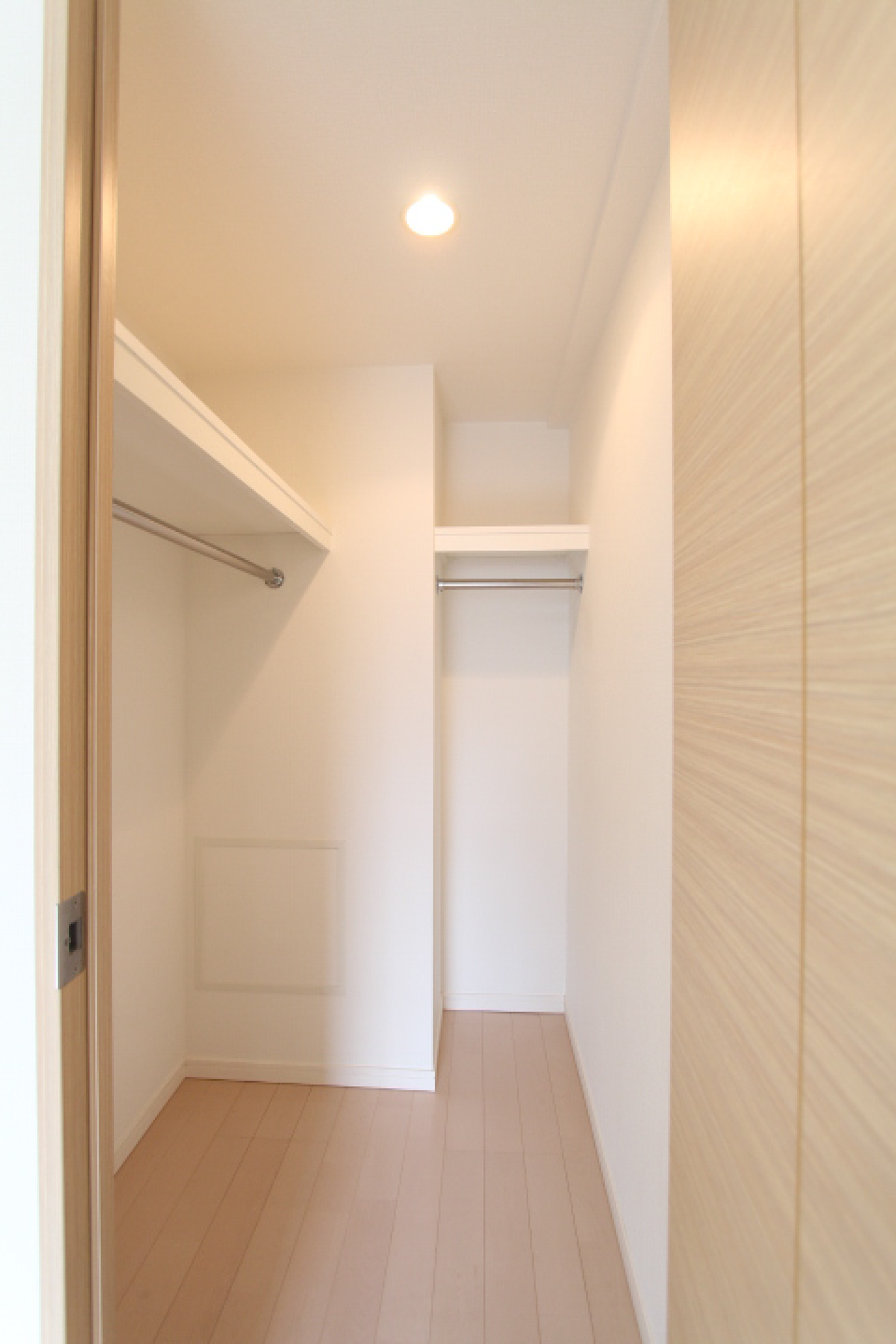 WIC
服にくわえて生活用品の収納もできそうです。