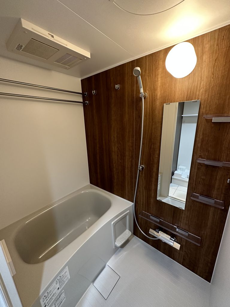 浴室までお部屋の雰囲気に合わせた徹底ぶり。浴室乾燥もできるので、実用性も文句なしです。