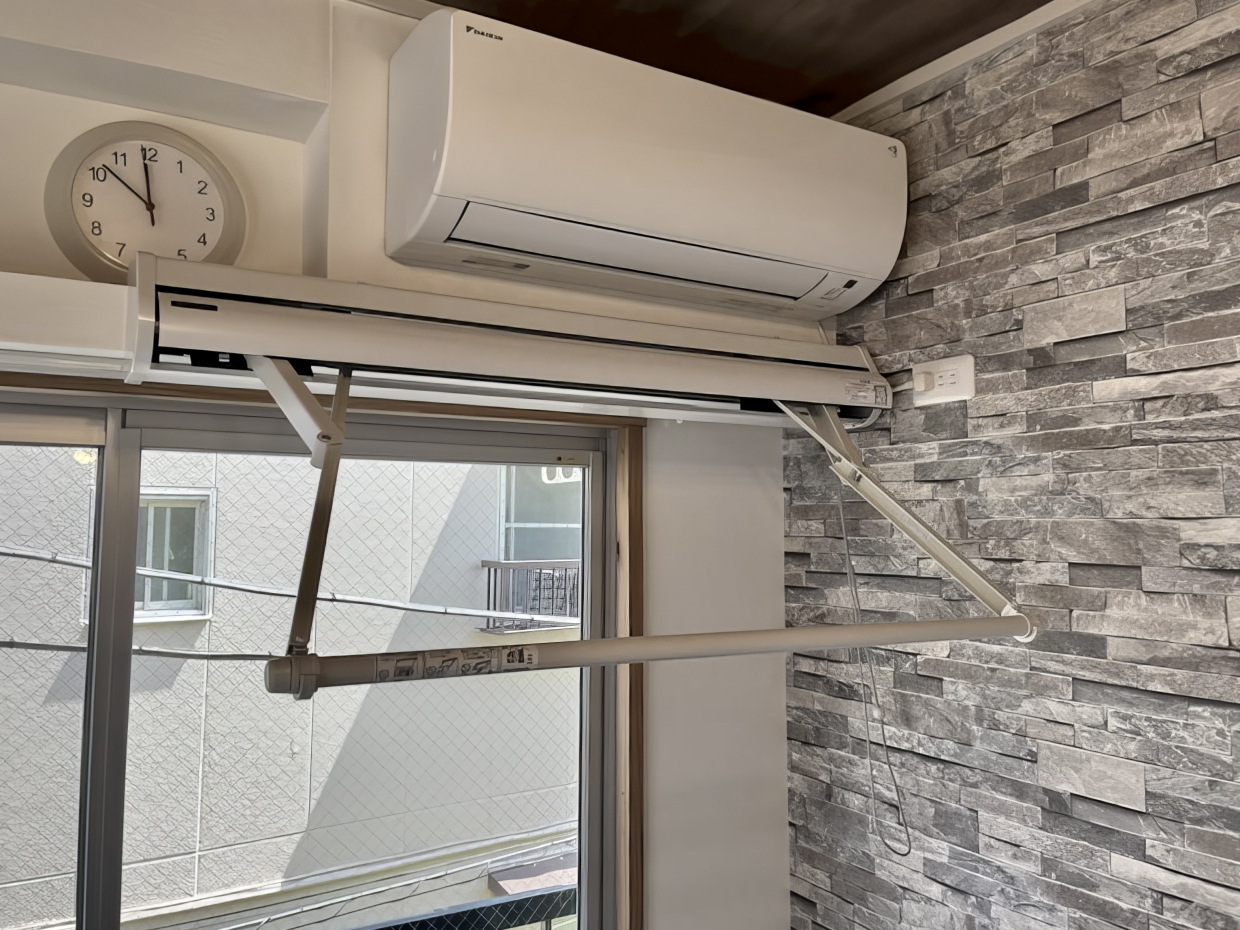 バルコニーがない代わりに室内干しの設備があります