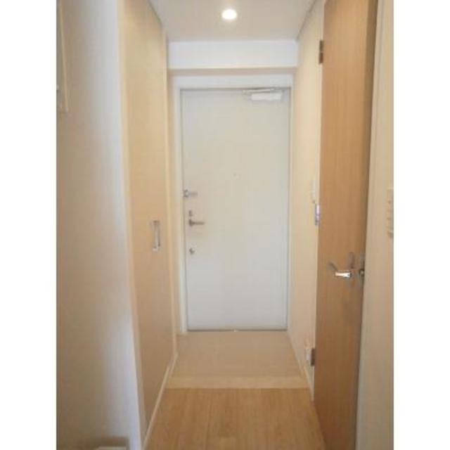 玄関
※写真は同タイプ住戸です。