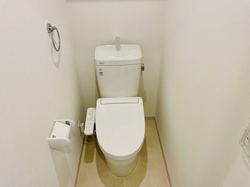 シンプルなトイレ