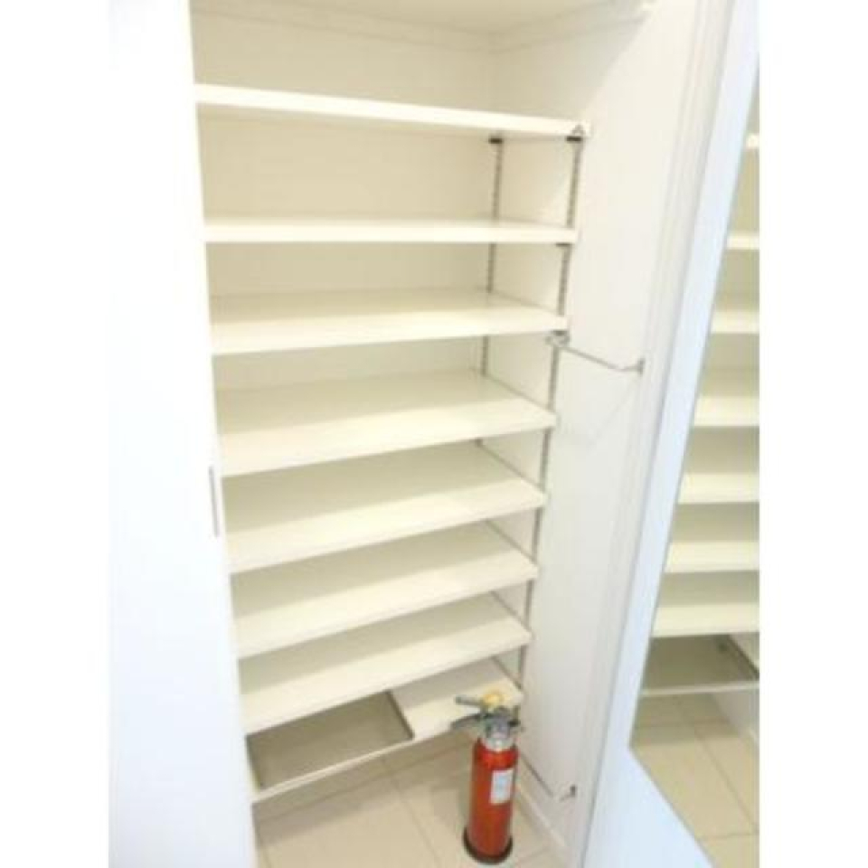 シューズボックス
※写真は同タイプ住戸です。