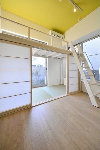 なんと1人暮らし用のお部屋には珍しく、障子付きの和室