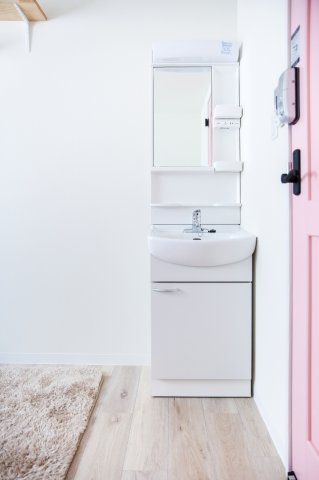 各個室に独立洗面台付き。