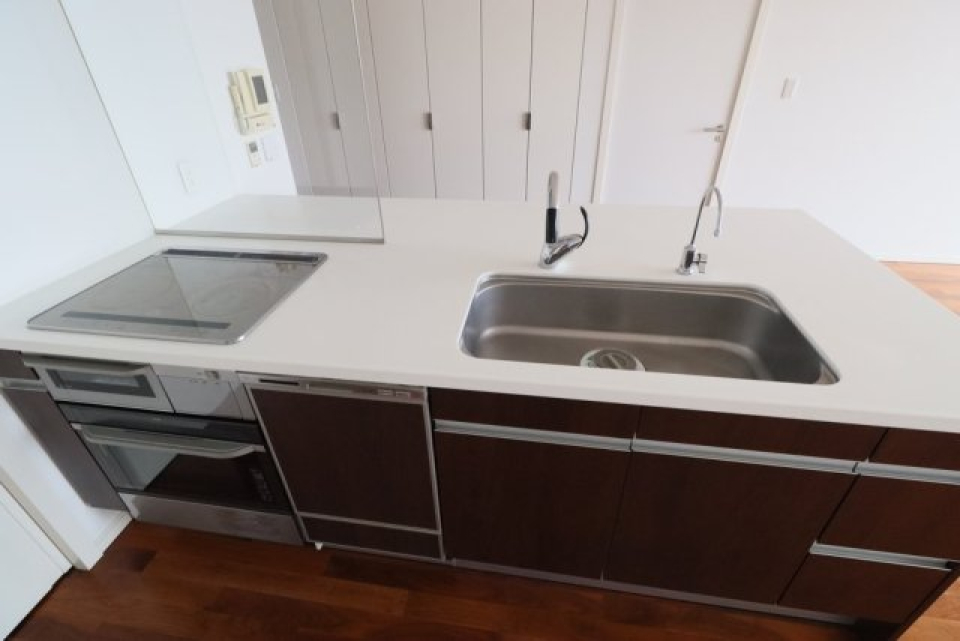 システムキッチン(2口IH・1口ラジエント・グリル付)