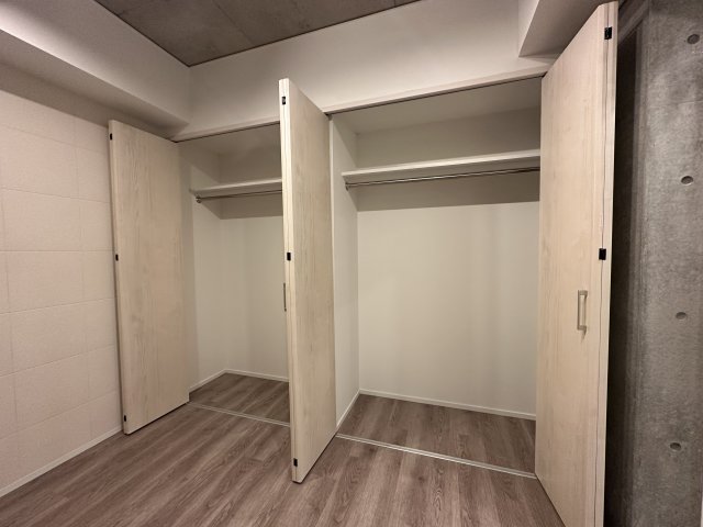 1F寝室のクローゼットはワイドサイズで嬉しい！