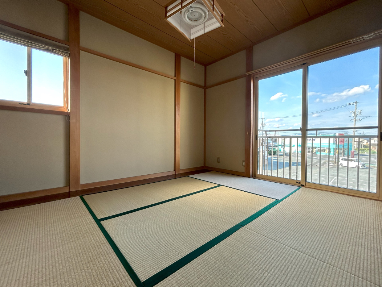 2階の和室は東向きなので、寝室にどうぞ！（4/7）