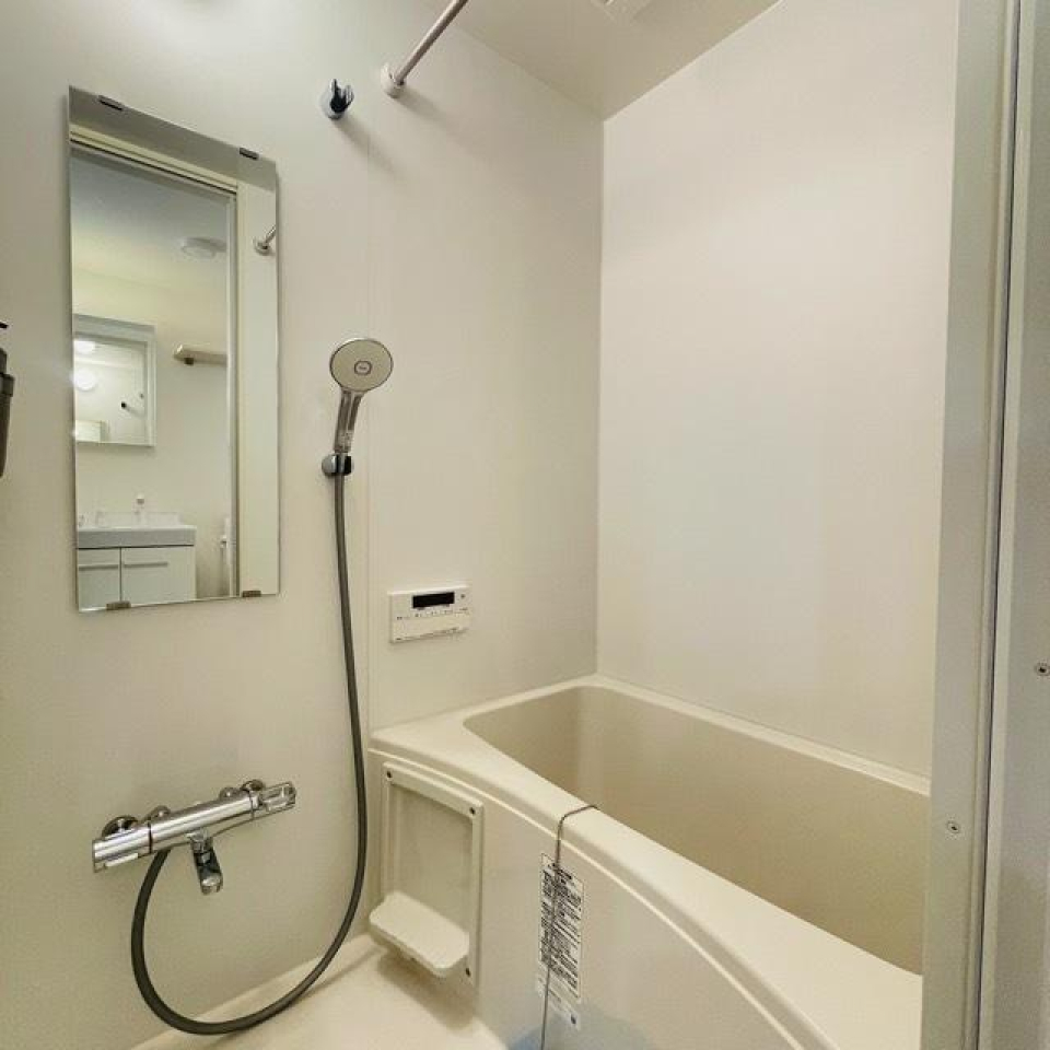 バスルームには浴室乾燥機付き