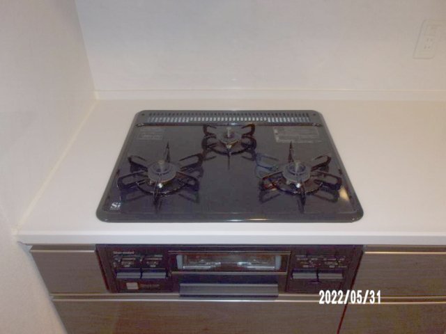 システムキッチン（3口ガスコンロ・グリル付）