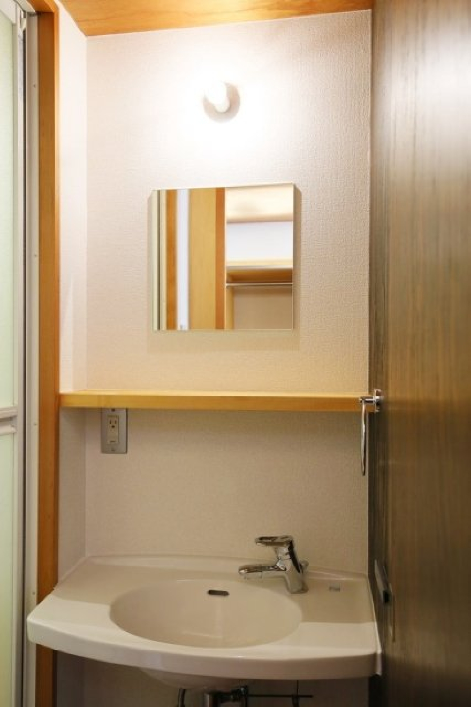 シンプルだけど不便ではない、削ぎ落とされた魅力を感じます。