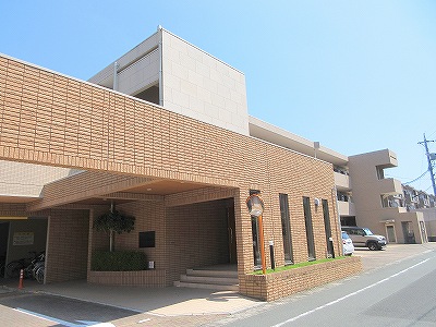 佐鳴湖近く、自然の多い立地です