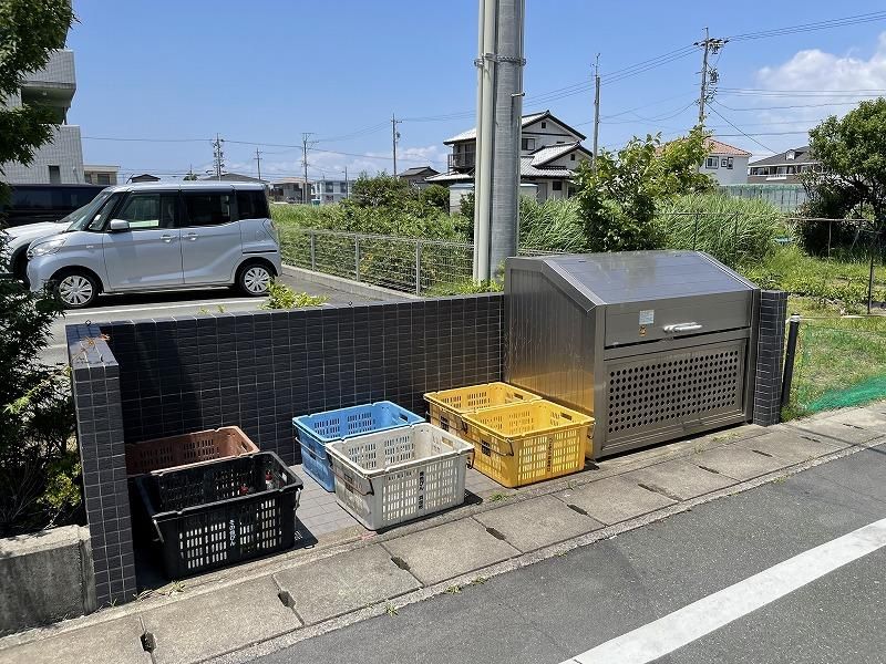 敷地内ゴミ置き場